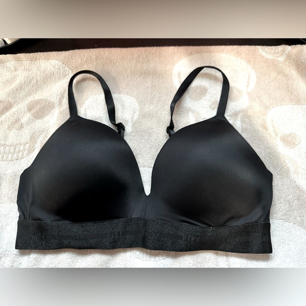 Victoria Secret/PINK Wear everywhere Wireless push-up bra 36C